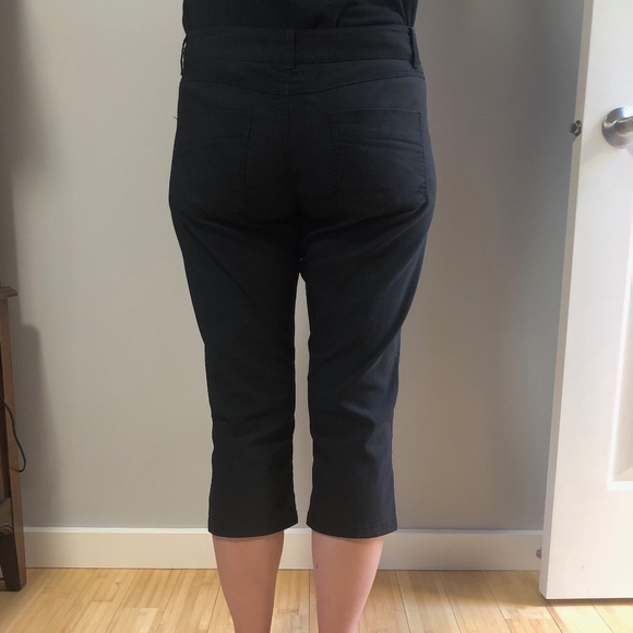 Mexx Metropolitan Black Capri Pants - Picture 2 of 4